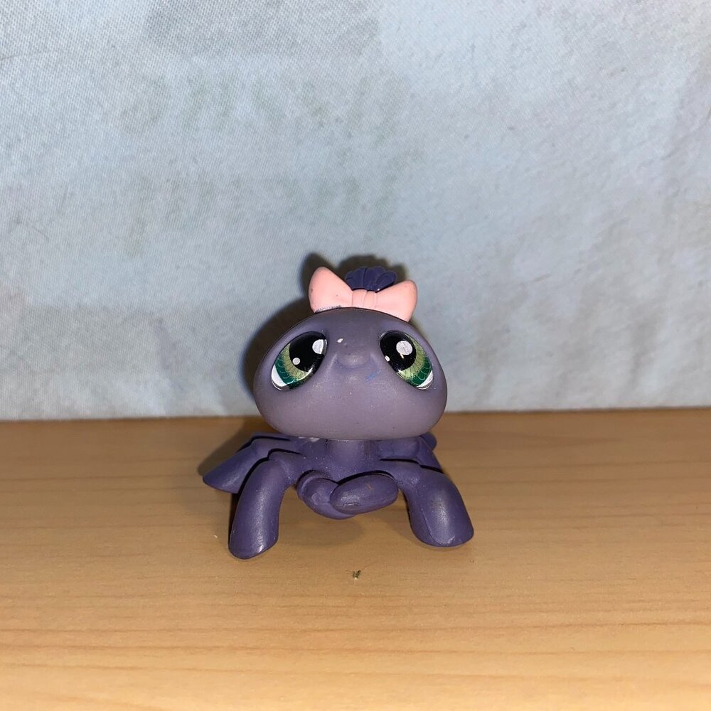 Littlest Pet Shop LPS Purple Pink Bow Glass Eyed Spider 329